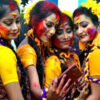 balurghat-girls-take-a-selfie